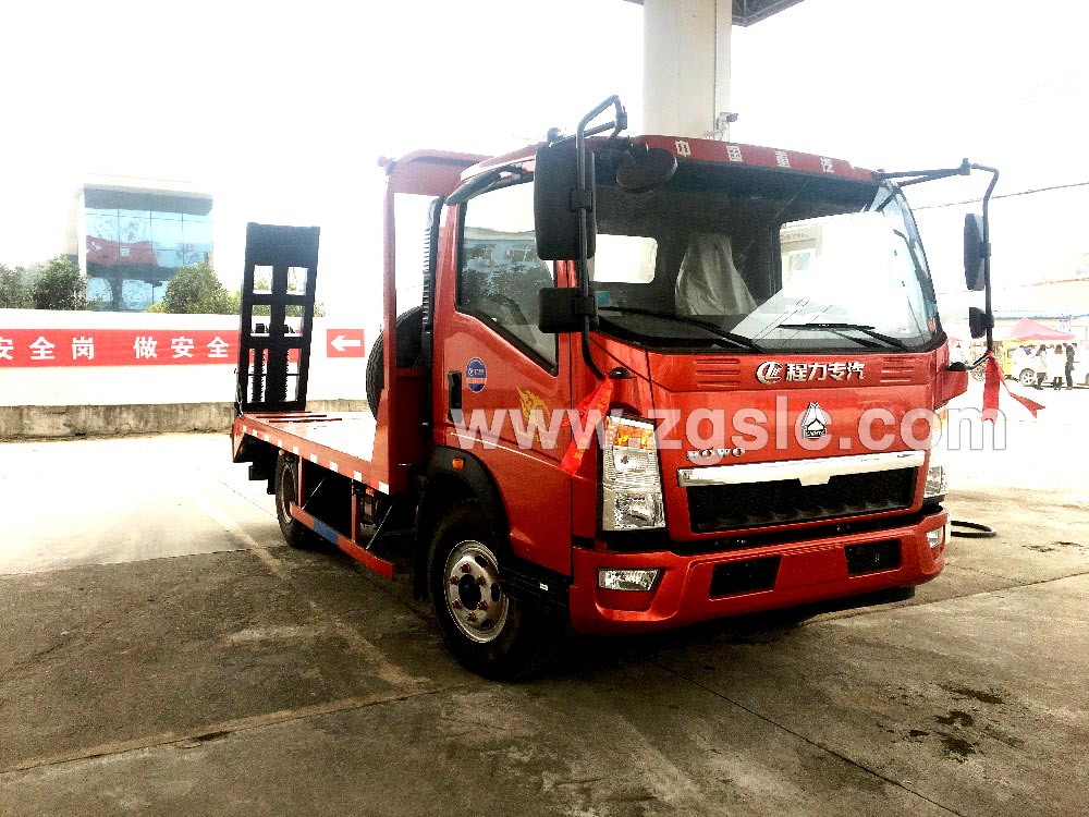 程力重汽豪沃藍(lán)牌挖機(jī)平板運(yùn)輸車（國(guó)五）