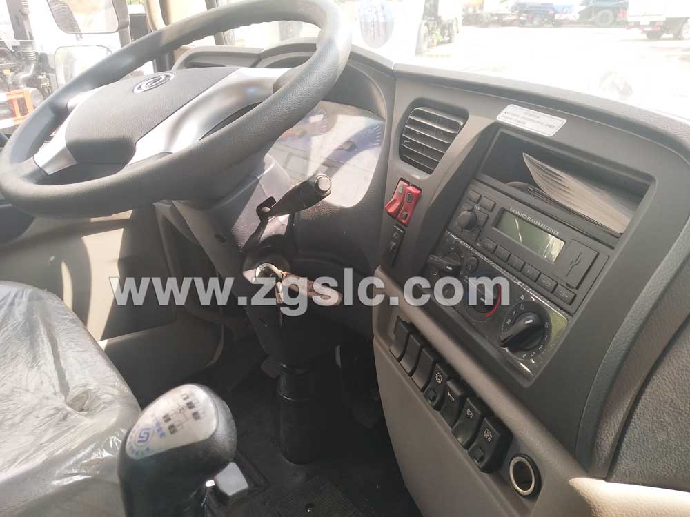 湖北程力東風(fēng)大多利卡吸污車（國五）