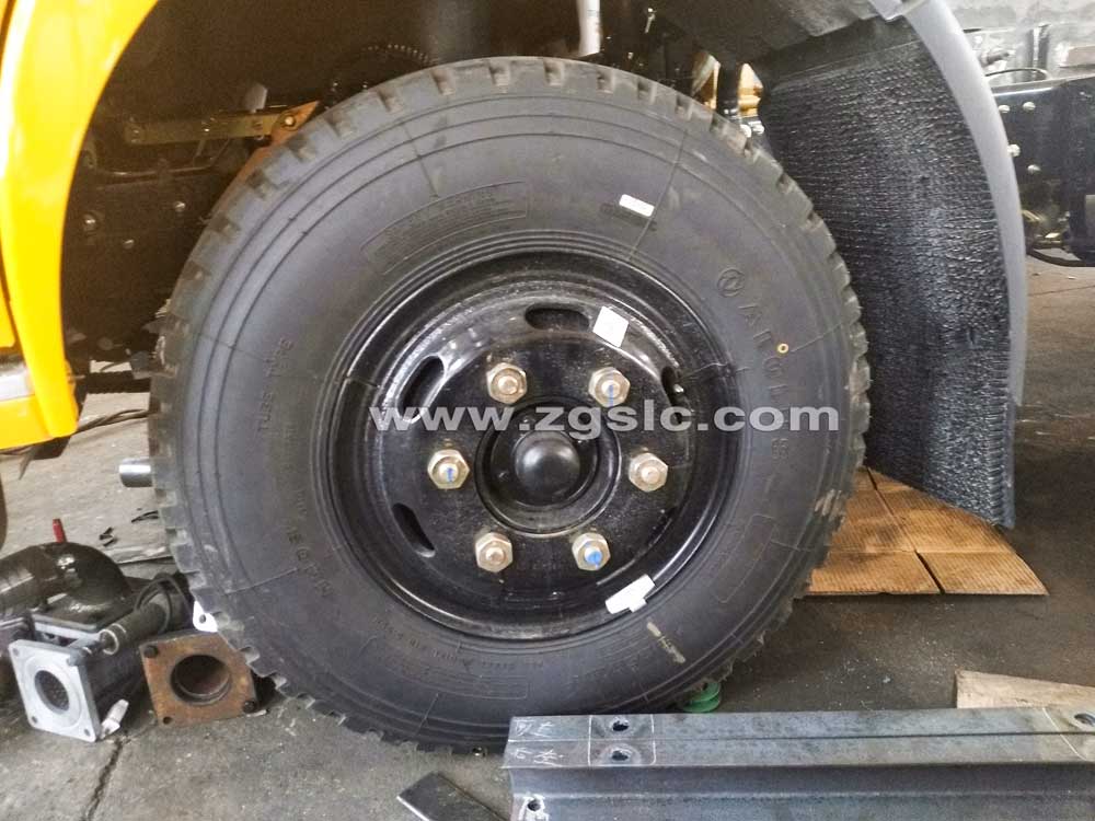 湖北程力東風(fēng)大多利卡吸污車（國五）