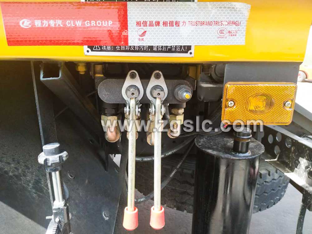 湖北程力東風天龍吸污車（國五）