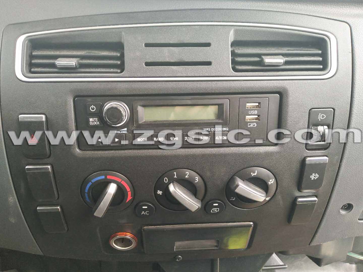 躍進小福星（柴油版）單排冷藏車