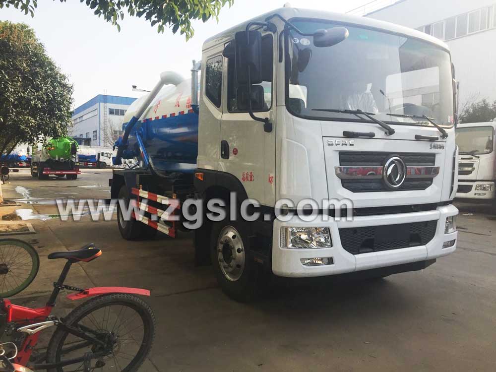 湖北程力東風大多利卡D9吸污車（國五