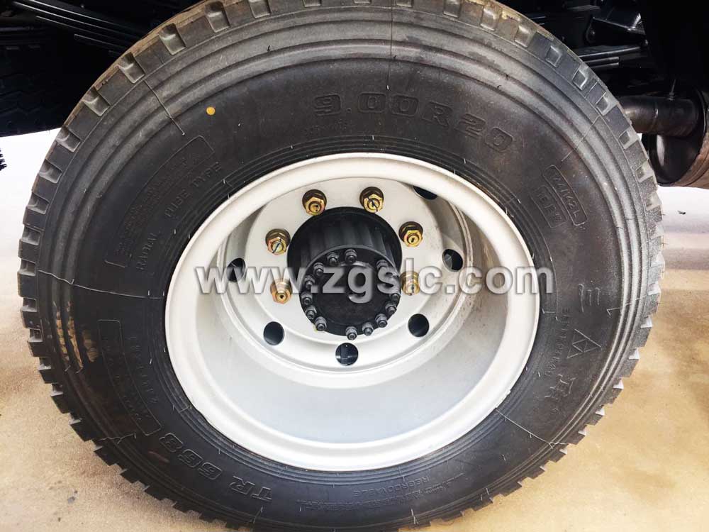 湖北程力東風大多利卡D9吸污車（國五