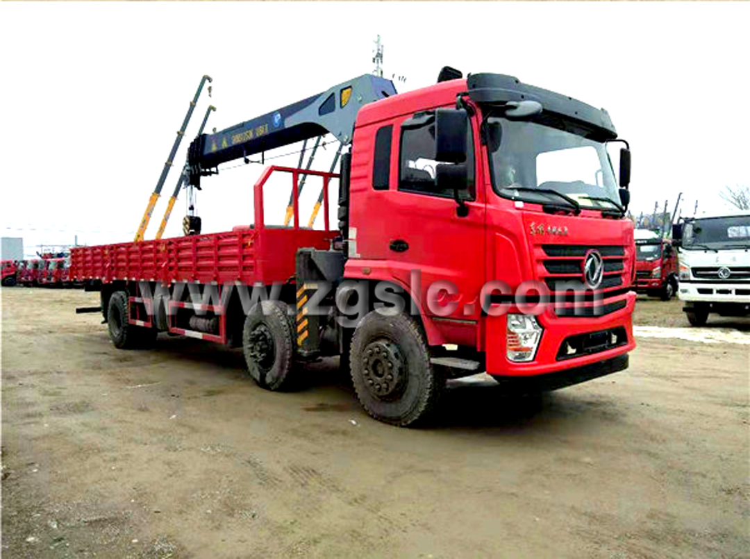 東風(fēng)小三軸隨車吊