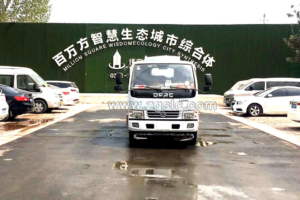 程力東風(fēng)小多利卡藍(lán)牌抑塵/噴霧車（國(guó)五）