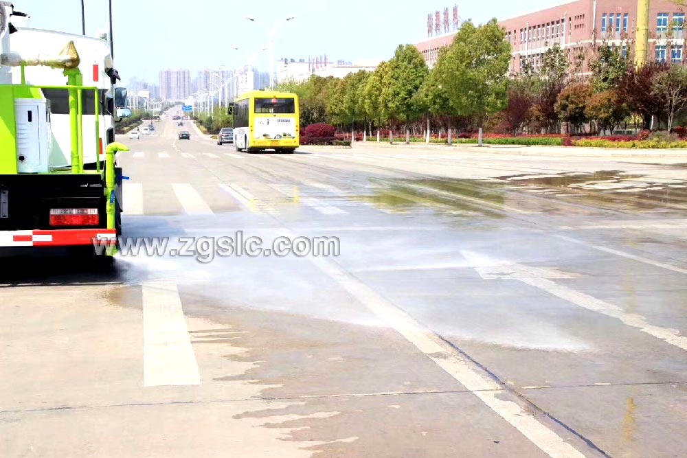 程力東風(fēng)小多利卡藍(lán)牌抑塵/噴霧車（國(guó)五）