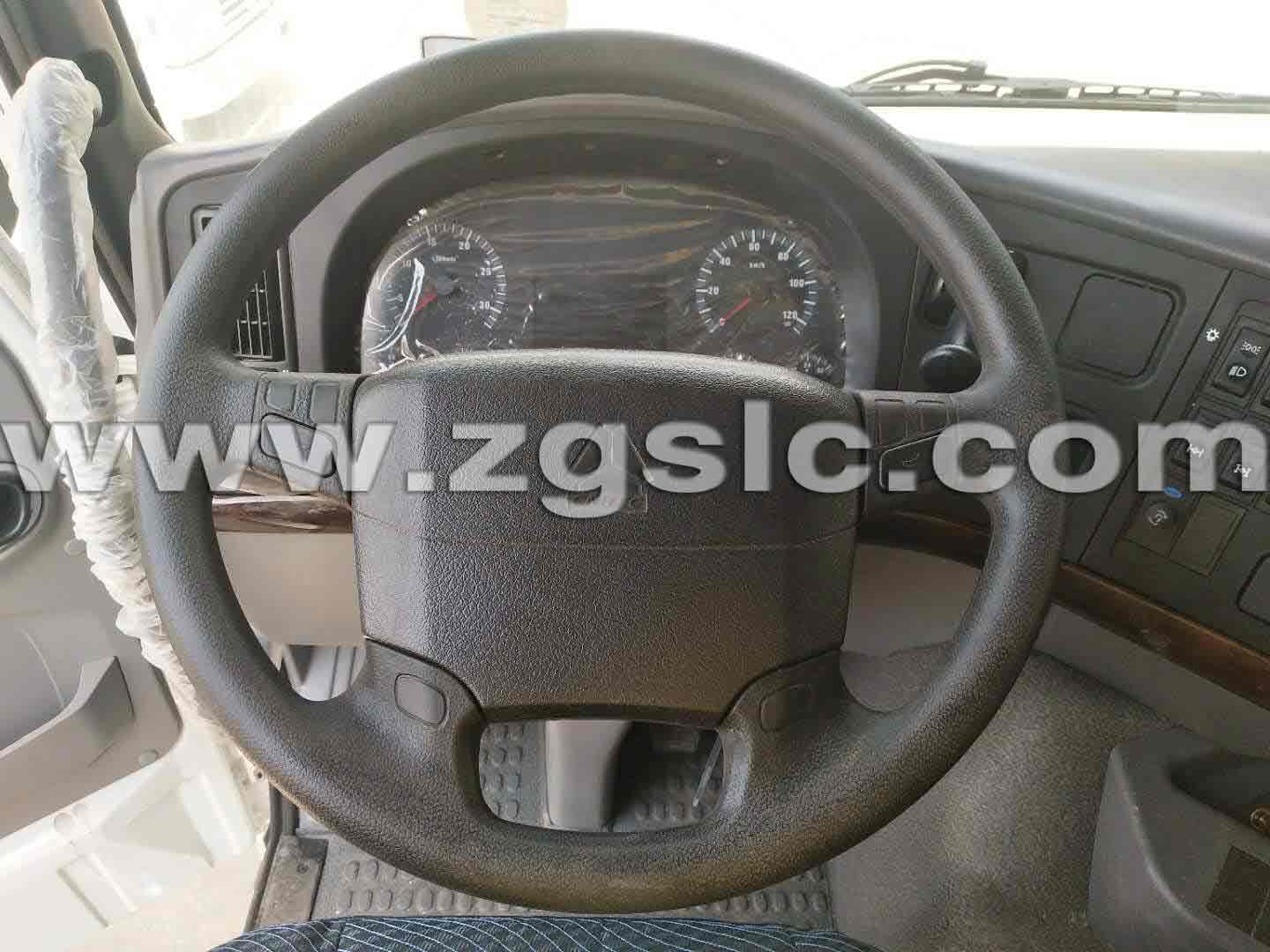 重汽豪沃后雙橋碎石封層車（國五）