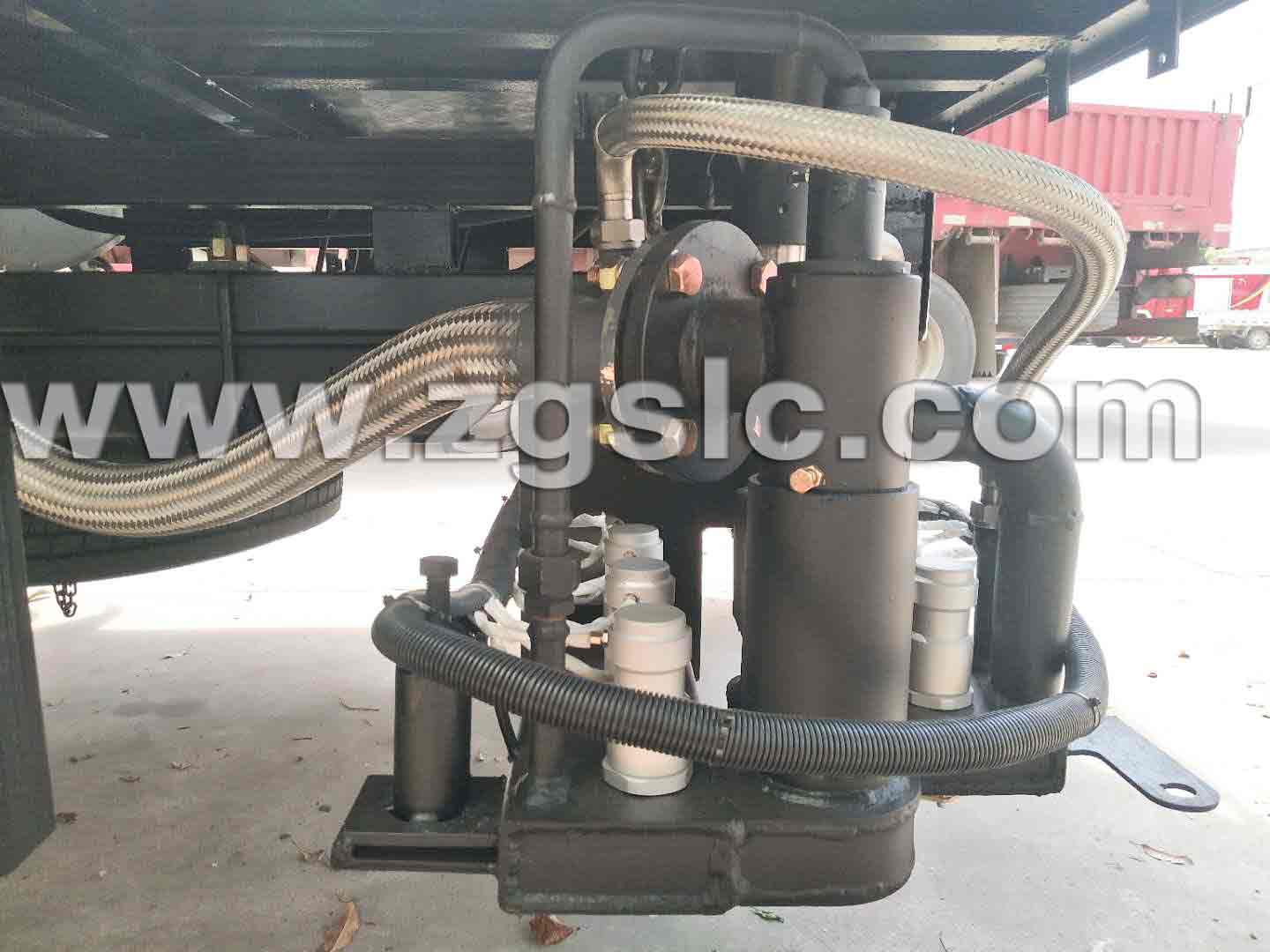 東風大多利卡瀝青灑布車（國五）