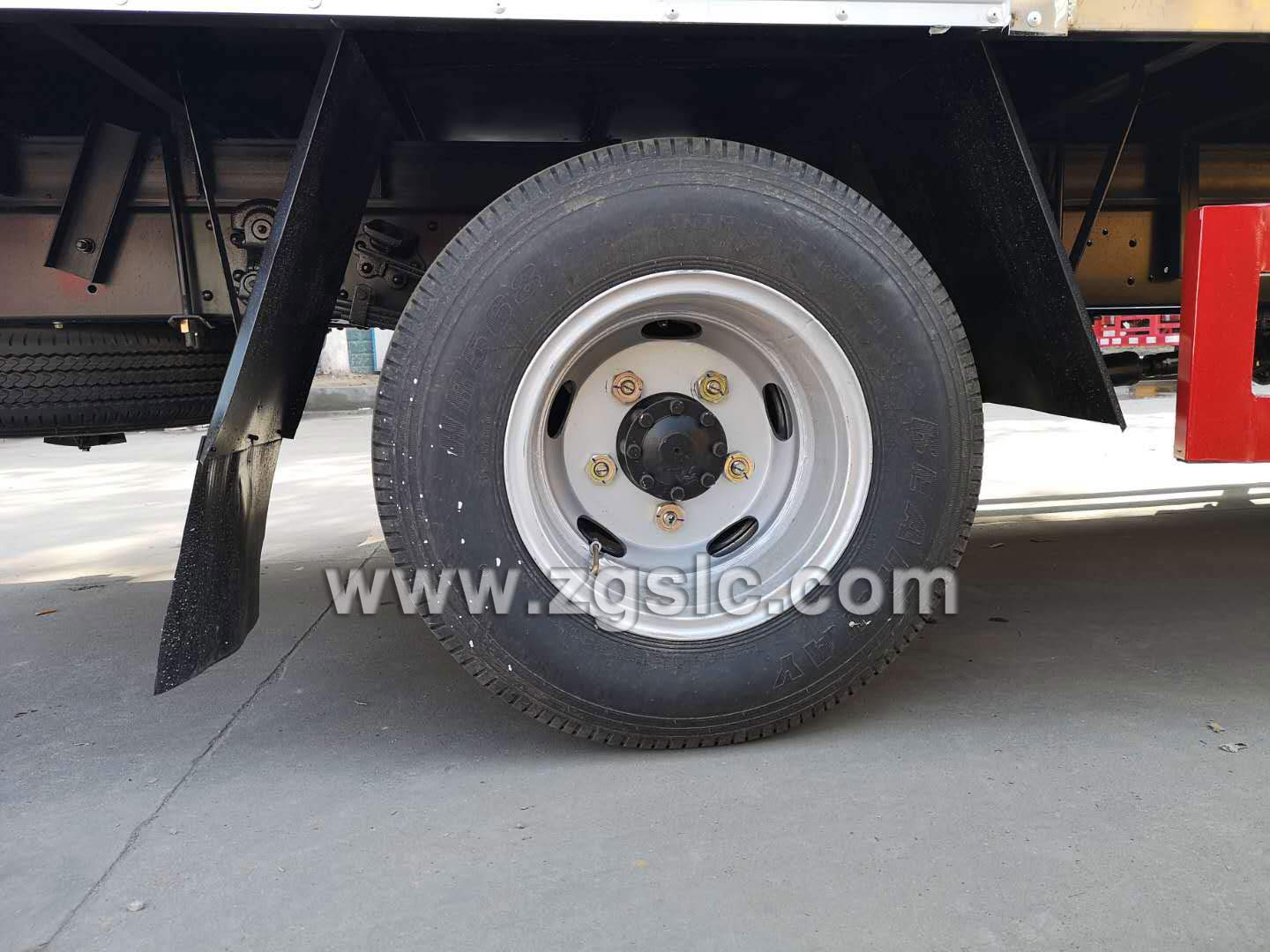 東風小多利卡爆破器材運輸車（國五）