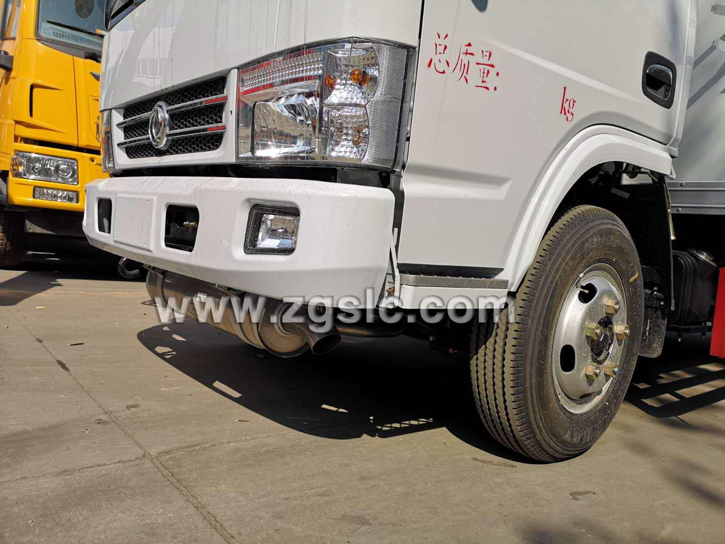 東風小多利卡爆破器材運輸車（國五）