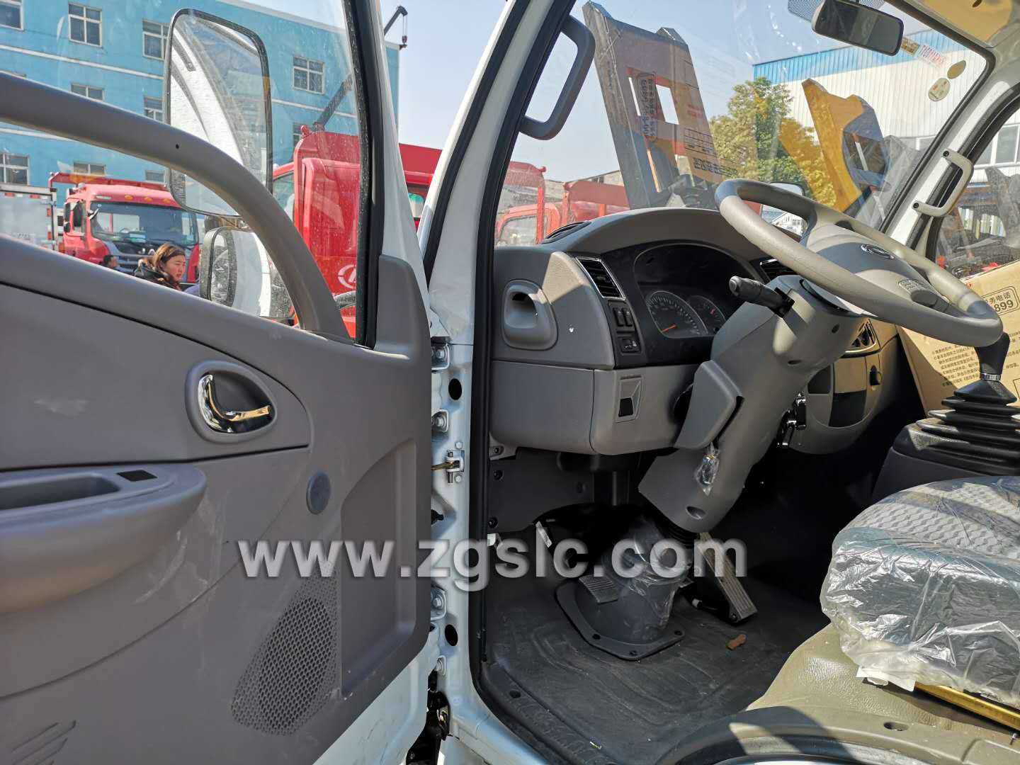 東風小多利卡爆破器材運輸車（國五）