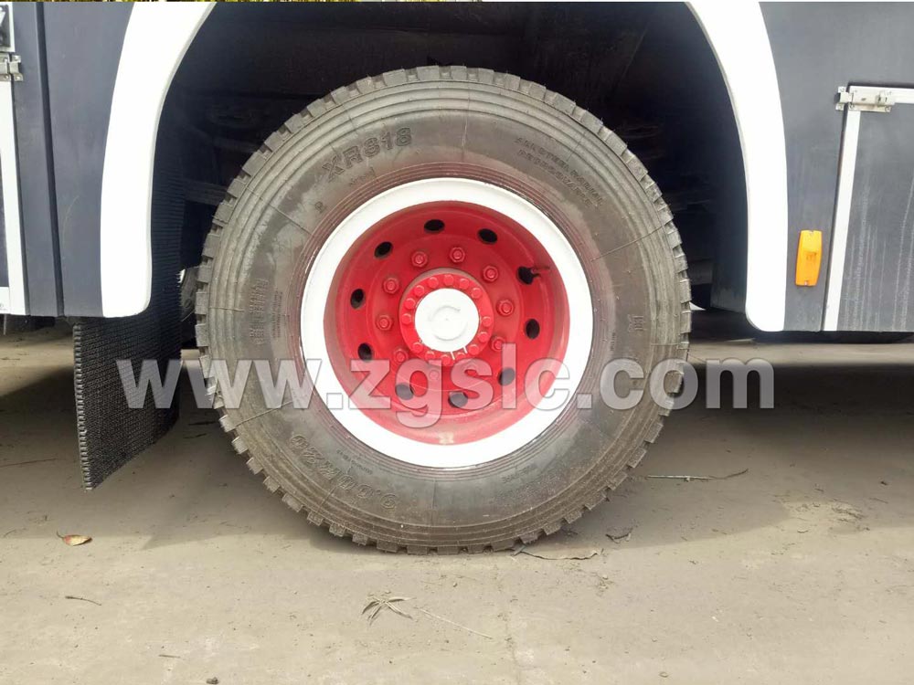 東風天錦雙排水罐消防車（國五）