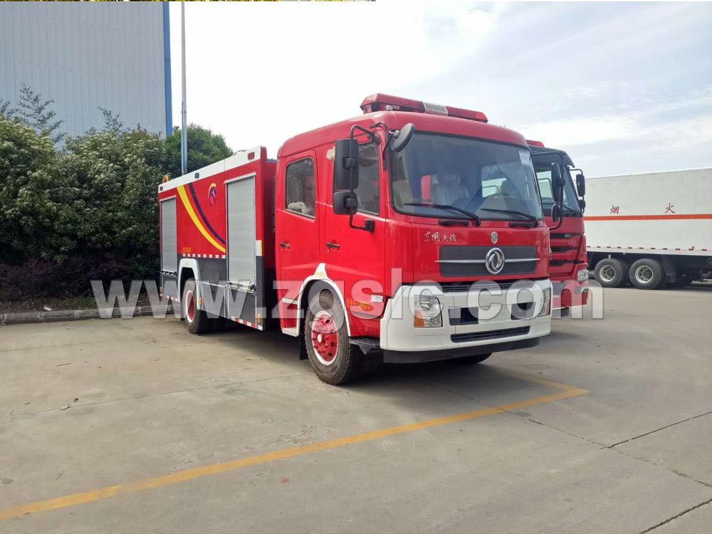 東風天錦雙排水罐消防車（國五）