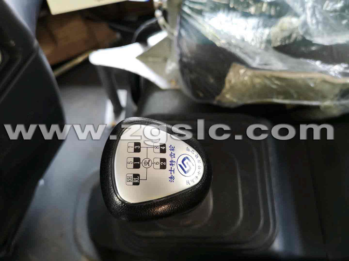 陜汽軒德瀝青灑布車（國(guó)五）