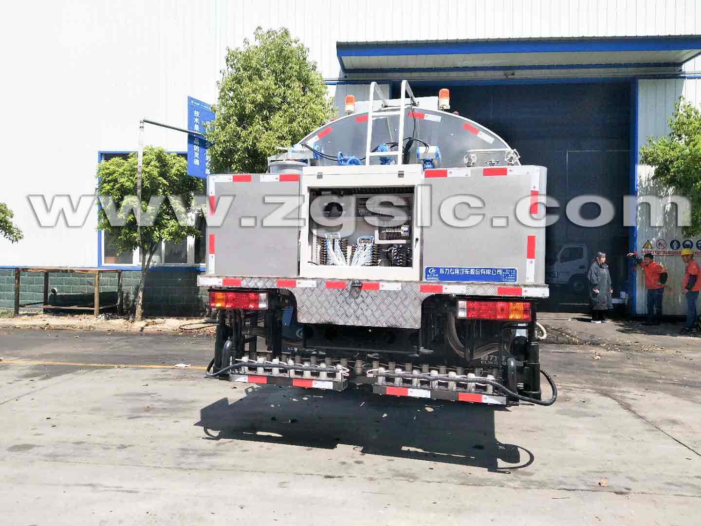 陜汽軒德瀝青灑布車（國(guó)五）