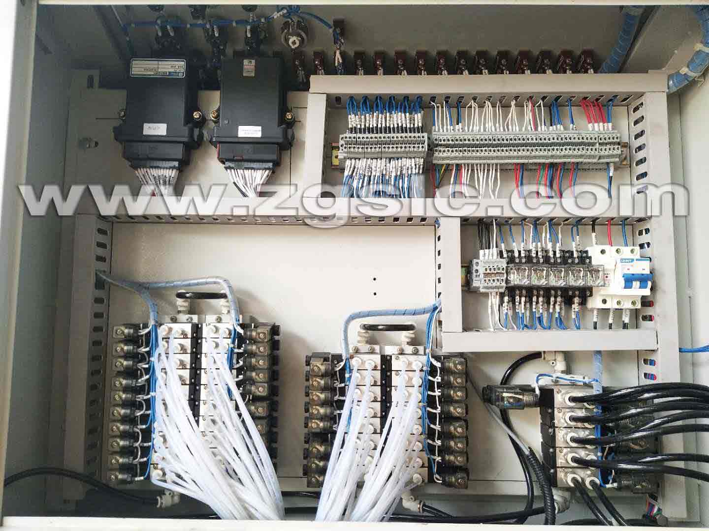 陜汽軒德瀝青灑布車（國(guó)五）