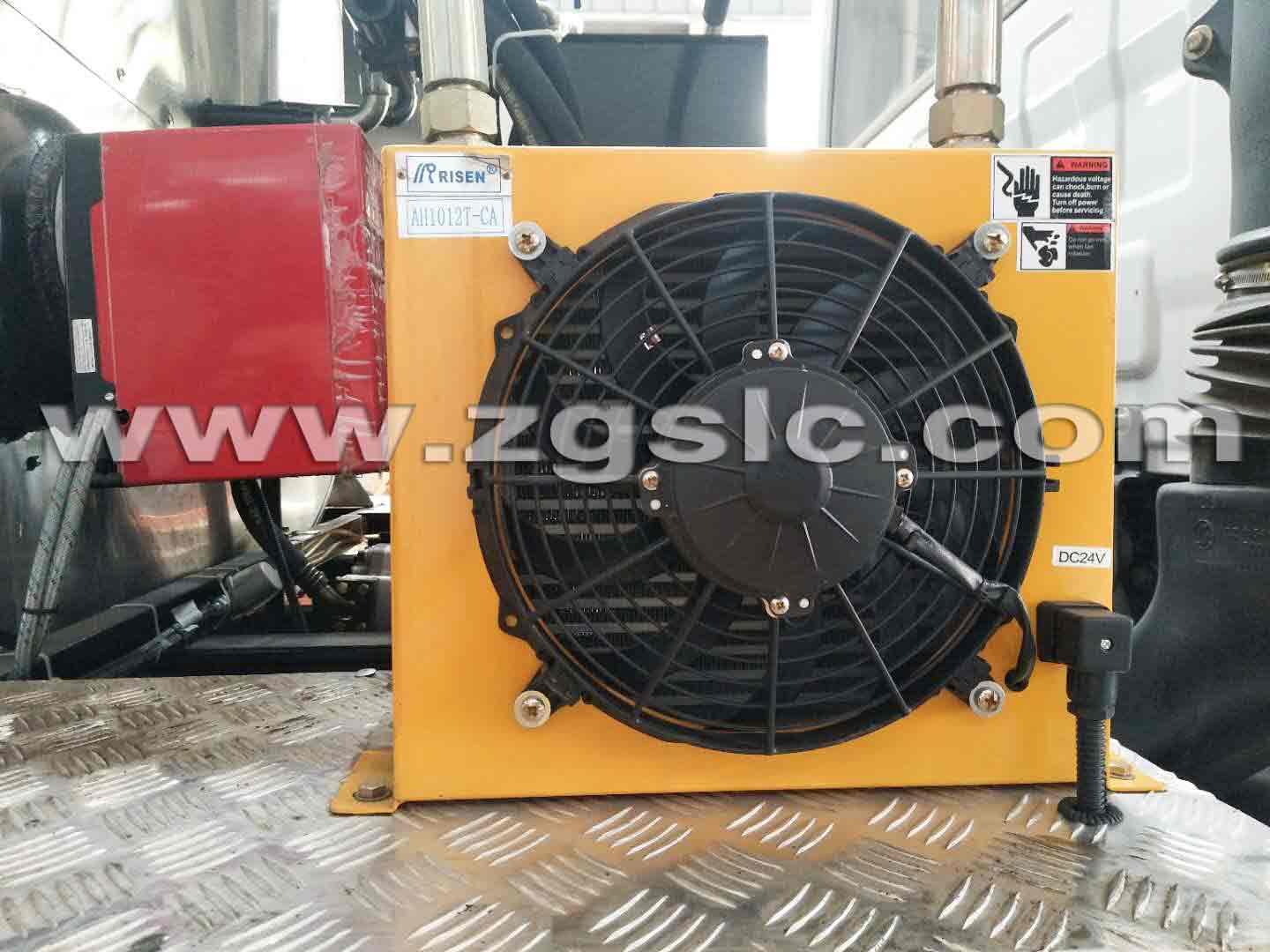 陜汽軒德瀝青灑布車（國(guó)五）