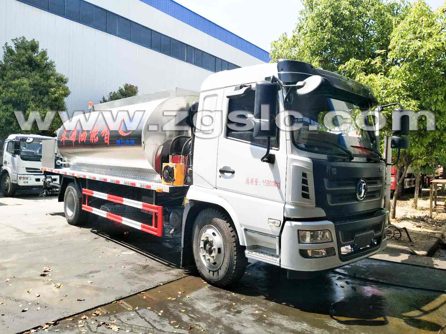 陜汽軒德瀝青灑布車（國(guó)五）