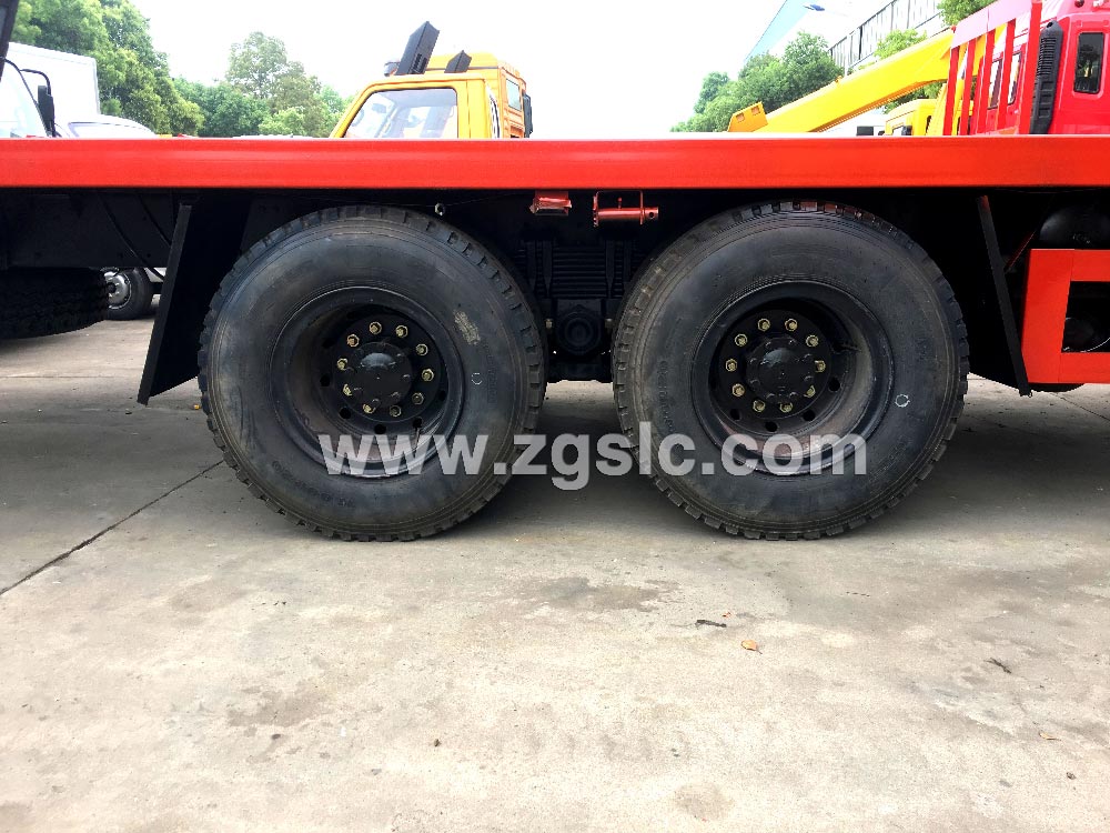 程力黃牌東風特商后八輪平板運輸車（國五）