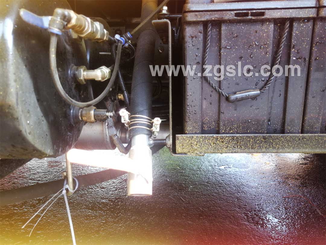 湖北程力東風(fēng)大多利卡清洗吸污車細(xì)節(jié)圖