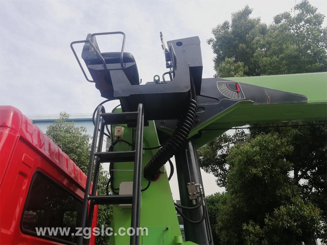 東風專底后雙橋隨車吊_有藍牌的隨車吊嗎