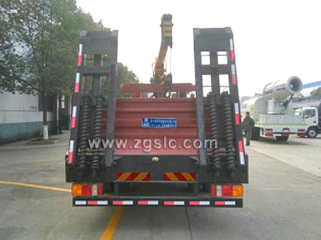 躍進(jìn)隨車(chē)吊_平板帶吊機(jī)多少錢(qián)