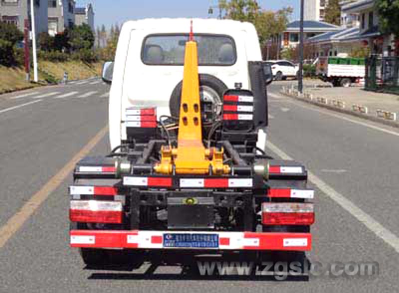 國六東風途逸3方勾臂垃圾車_3方勾臂垃圾車圖片大全