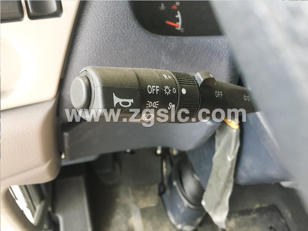 上圖為程力專用汽車股份有限公司生產(chǎn)的國(guó)六14方東風(fēng)天錦灑水車