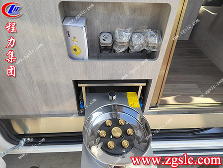 程力集團 掃路2.jpg