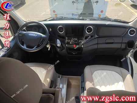 程力集團 掃路4.jpg