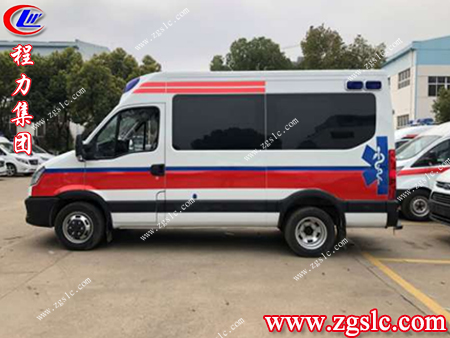程力牌依維柯歐勝監(jiān)護(hù)型救護(hù)車，為傷員駕起生命的綠色通道